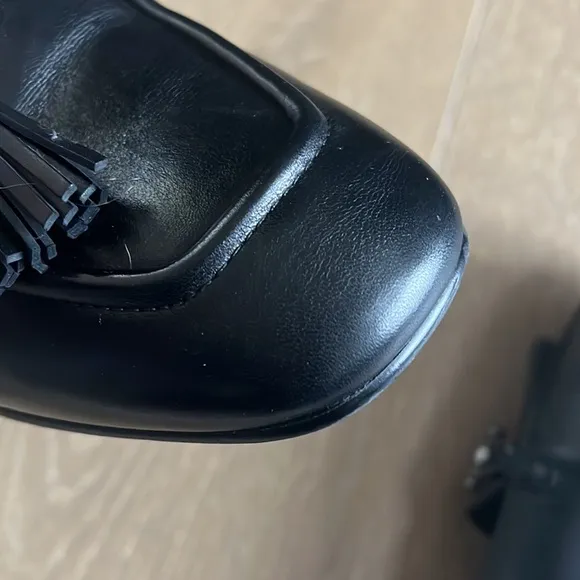 Clark’s Pure 2 Tassel Loafer Black Leather size 8.5