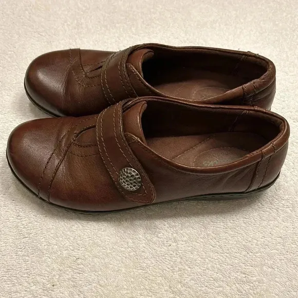 Clarks Woman Kessa Betty Mahogany Leather Slip On Loafer Size 6M