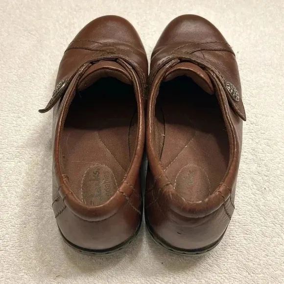 Clarks Woman Kessa Betty Mahogany Leather Slip On Loafer Size 6M