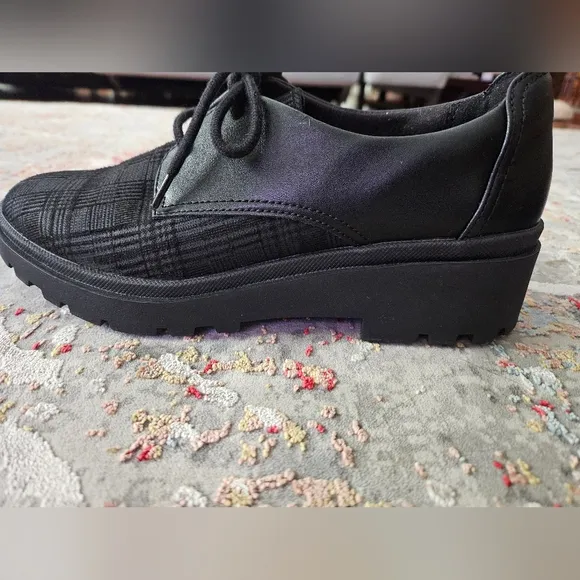 Clarks Women's Calla Ruby Black Interest 7 NWT