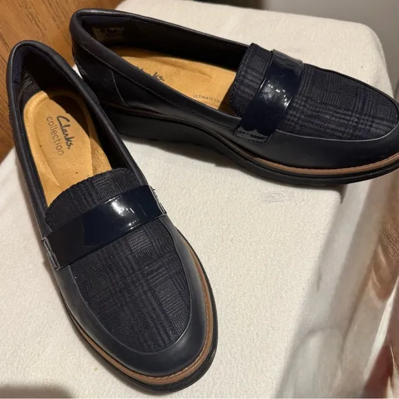Clarks Women's Sharon Gracie Slip-On Loafer Flats Suede Navy