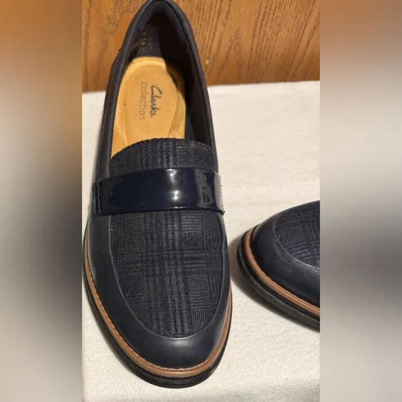 Clarks Women's Sharon Gracie Slip-On Loafer Flats Suede Navy