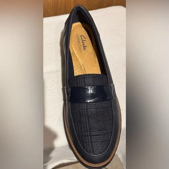 Clarks Women's Sharon Gracie Slip-On Loafer Flats Suede Navy