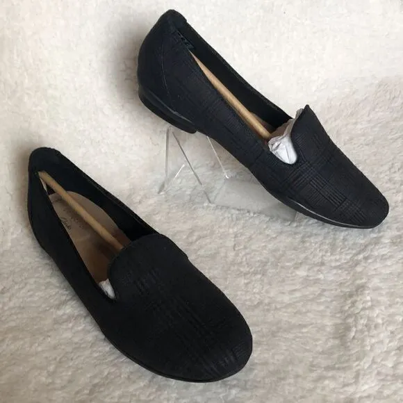 CLARKS SARA POPPY WOMENS SLIP ON SMOKING LOAFERS BLACK PLAID SIZE 6.5