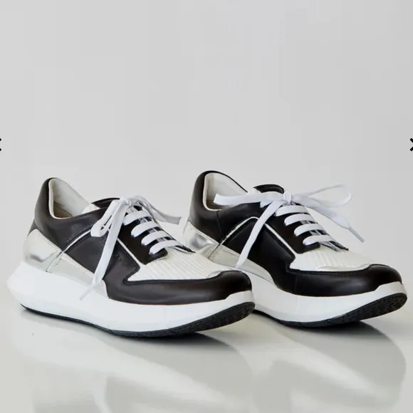 CLERGERIE Paris Affinite Sneakers in Black &amp; Silver, size 6.5