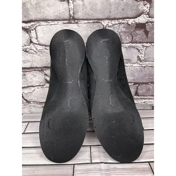 Cliff Dweller Vibram Black Leather Slip On Cap Toe Flats Women’s Sz 38.5EU/8M US