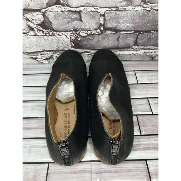 Cliff Dweller Vibram Black Leather Slip On Cap Toe Flats Women’s Sz 38.5EU/8M US