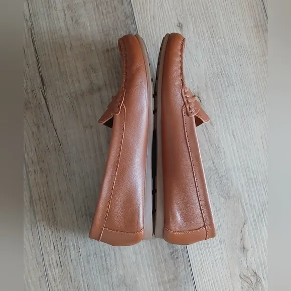 Coach and Four Women's leather loafers. Made in Italy. Size 7.5