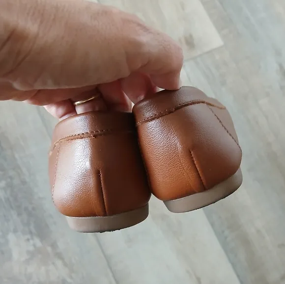 Coach and Four Women's leather loafers. Made in Italy. Size 7.5