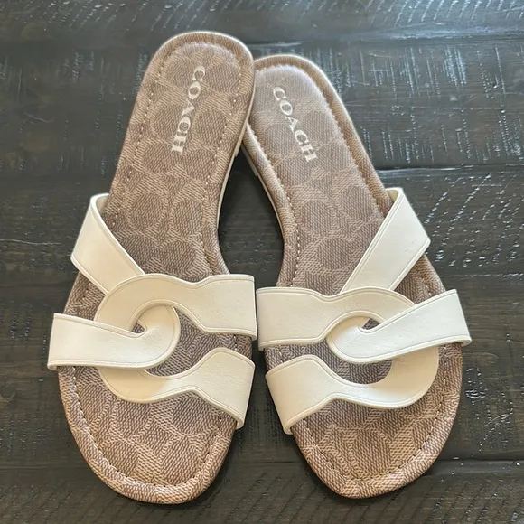 COACH Essie Slip-on Sandals Leather in White Signature Footbed Size 8.5 Slides