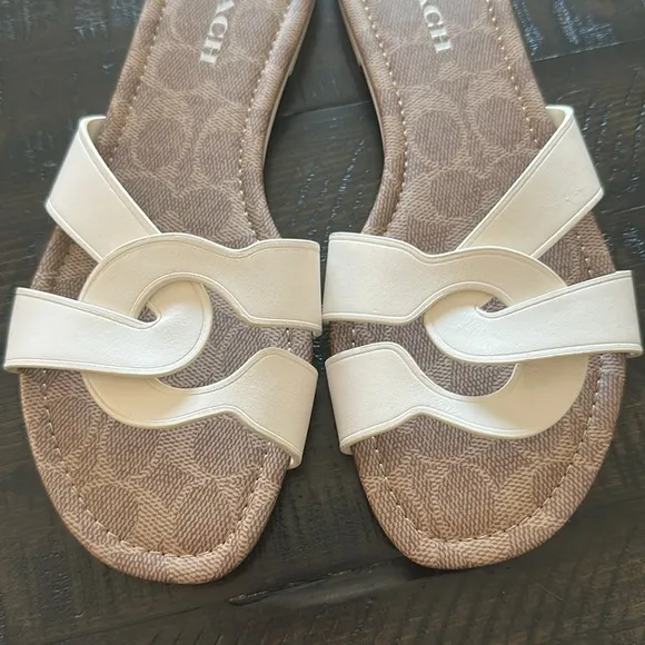 COACH Essie Slip-on Sandals Leather in White Signature Footbed Size 8.5 Slides