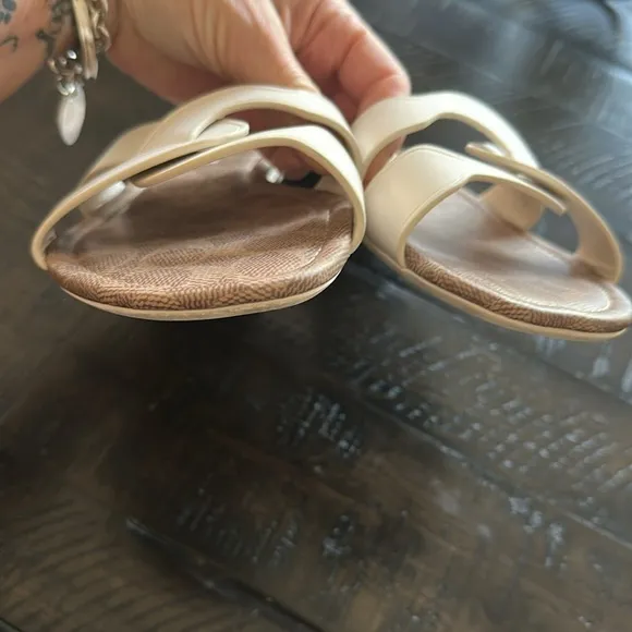COACH Essie Slip-on Sandals Leather in White Signature Footbed Size 8.5 Slides