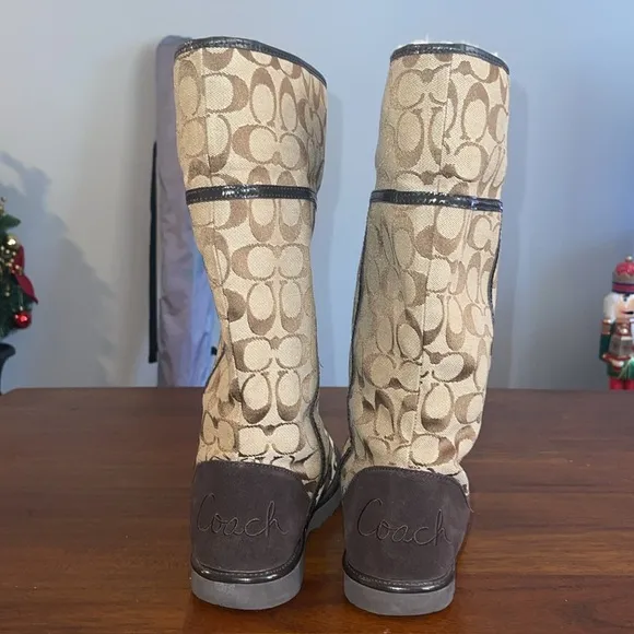Coach ladies Nikole tall winter fur lined foldover boots. A7266. Brown &amp; tan. 9B