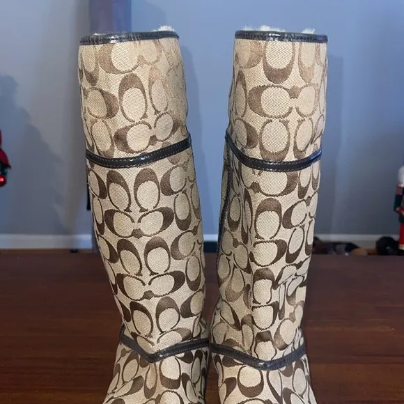 Coach ladies Nikole tall winter fur lined foldover boots. A7266. Brown &amp; tan. 9B