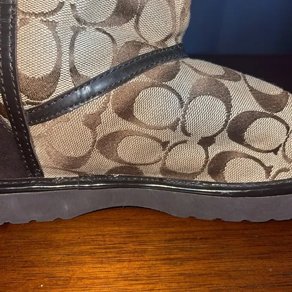 Coach ladies Nikole tall winter fur lined foldover boots. A7266. Brown &amp; tan. 9B