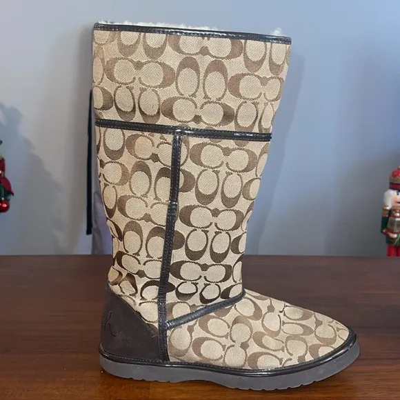 Coach ladies Nikole tall winter fur lined foldover boots. A7266. Brown &amp; tan. 9B