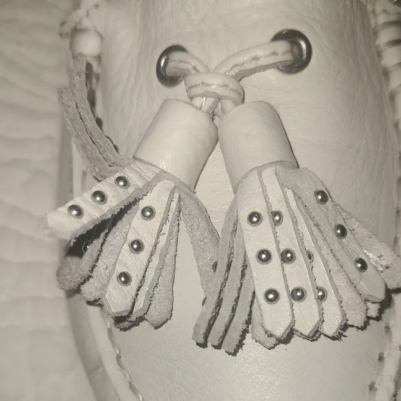 Coach Vintage White Leather Tassle Loafers b9
