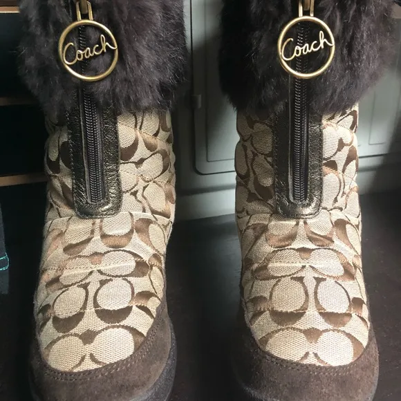 🎉🌹✨🌹✨coach women’s fur winter boots 👢 🎉✨🌹🎉