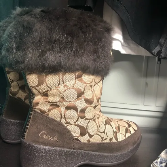 🎉🌹✨🌹✨coach women’s fur winter boots 👢 🎉✨🌹🎉