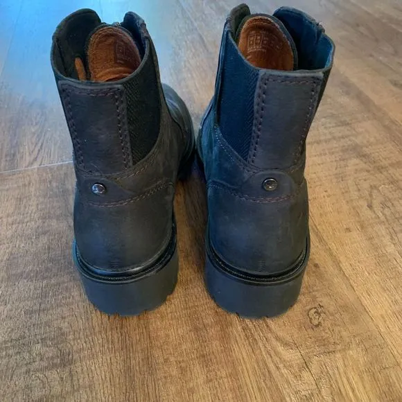 Cobb Hill Women's Nubuck Leather Center Zip Ankle Waterproof Boots Size 6