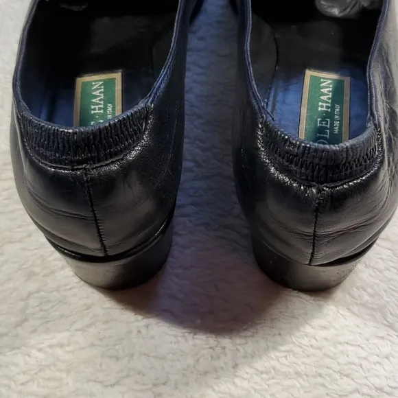 COLE HAAN Black Italian Leather Heeled Loafers size 8 AA EUC