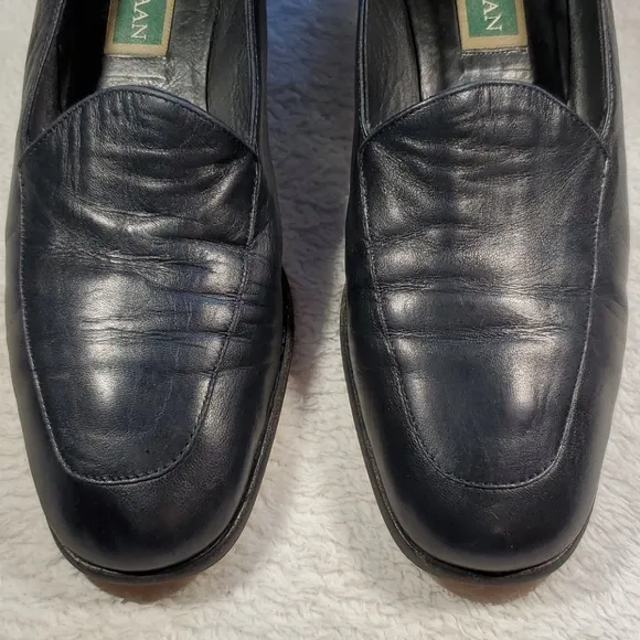 COLE HAAN Black Italian Leather Heeled Loafers size 8 AA EUC
