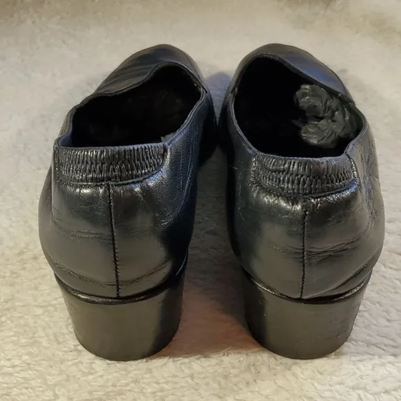 COLE HAAN Black Italian Leather Heeled Loafers size 8 AA EUC
