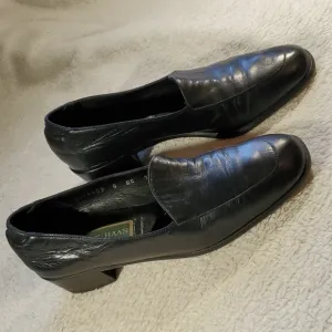COLE HAAN Black Italian Leather Heeled Loafers size 8 AA EUC