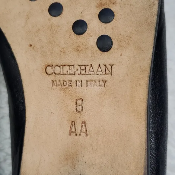COLE HAAN Black Italian Leather Heeled Loafers size 8 AA EUC