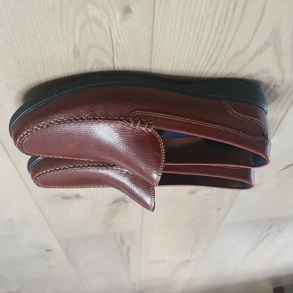 Cole hahn Mens Loafers leather Sutton Place sz 10.5 NWT