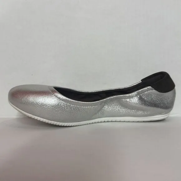 Cole Hahn StudioGrand Silver Leather Ballet Flats Slip-on Shoes Women’s Size 5.5