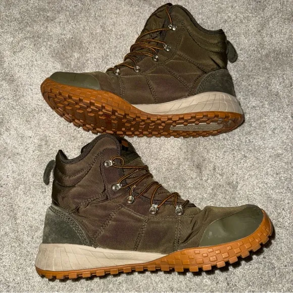 Columbia Fairbanks Omni-Heat Waterproof Boots 11.5 Nori/Canyon Gold 2806-384