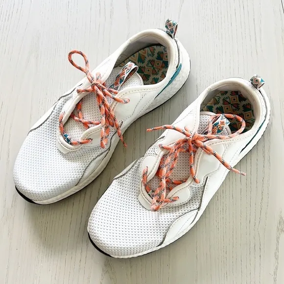 Columbia Men’s Low Breeze Sneakers White Mesh and Coral size 9.5