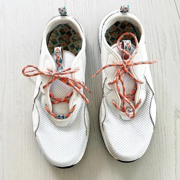 Columbia Men’s Low Breeze Sneakers White Mesh and Coral size 9.5