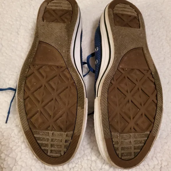 Converse All stars sneakers. Blue mesh. Men's 9 women's 11.  In good condition