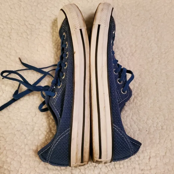 Converse All stars sneakers. Blue mesh. Men's 9 women's 11.  In good condition