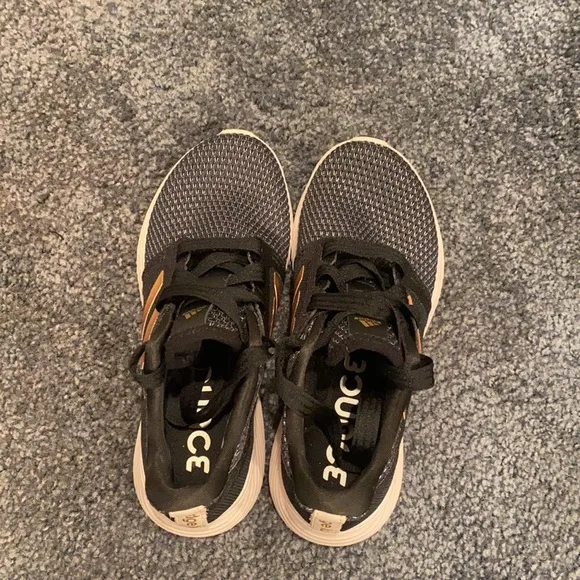 COPY - COPY - Adidas bounce kids sneakers size 4.5 EUC