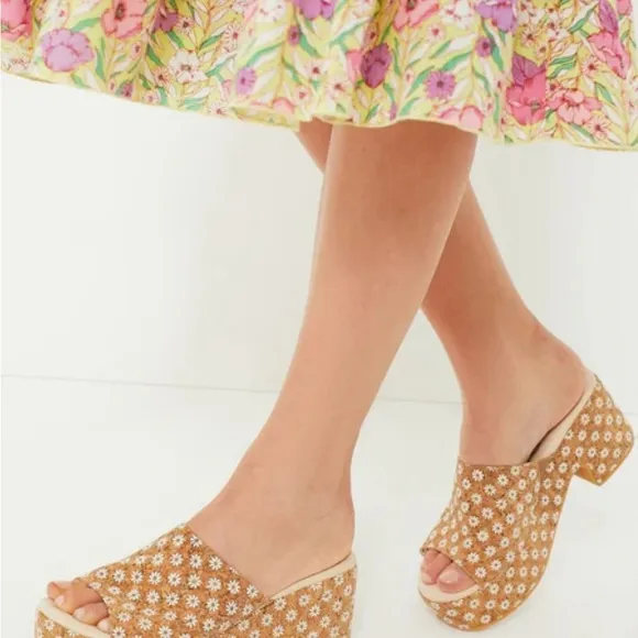 Cork Daisy Slides Size 10 Matisse
