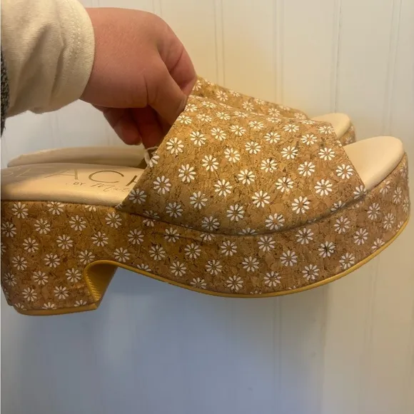 Cork Daisy Slides Size 10 Matisse