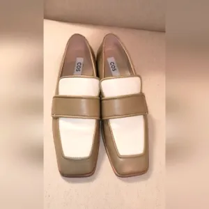 COS Cream Green slipon  Leather Loafers size 39