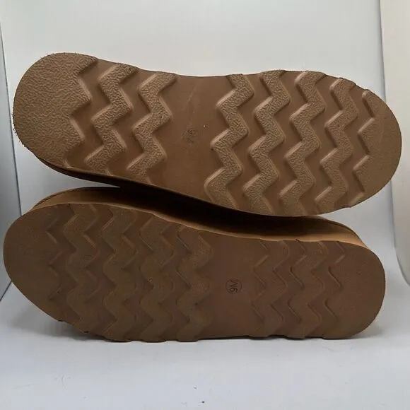 CUSHIONAIRE Women's Genuine Suede pull on platform boot  Memory Foam 9 CHESTNUT
