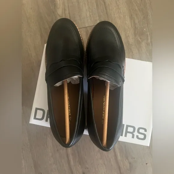 Cute preppy black loafers new with box