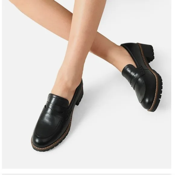 Cute preppy black loafers new with box