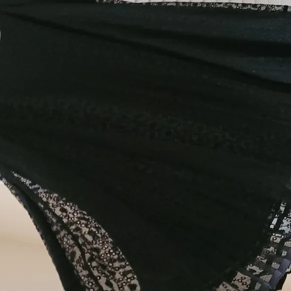 Dana Buchman NWT Black Eyelet Lace Mesh Overlay Skirt