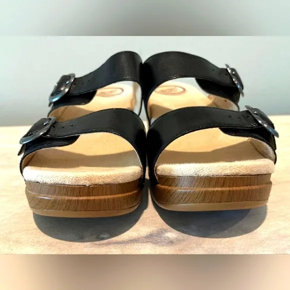 Dansco Sophie Slide Clog Sandals in Black Leather. Size 8.5/39  NWOB