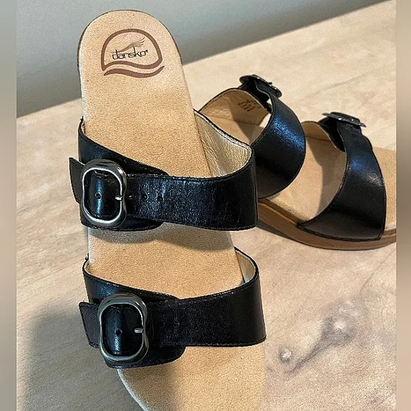 Dansco Sophie Slide Clog Sandals in Black Leather. Size 8.5/39  NWOB