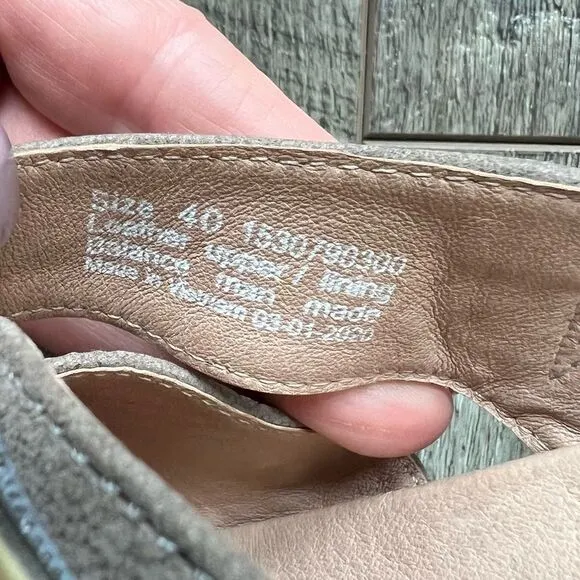 Dansko Allyson Textured Nubuck Leather Sandals in Stone Size 40 Slip On Slides