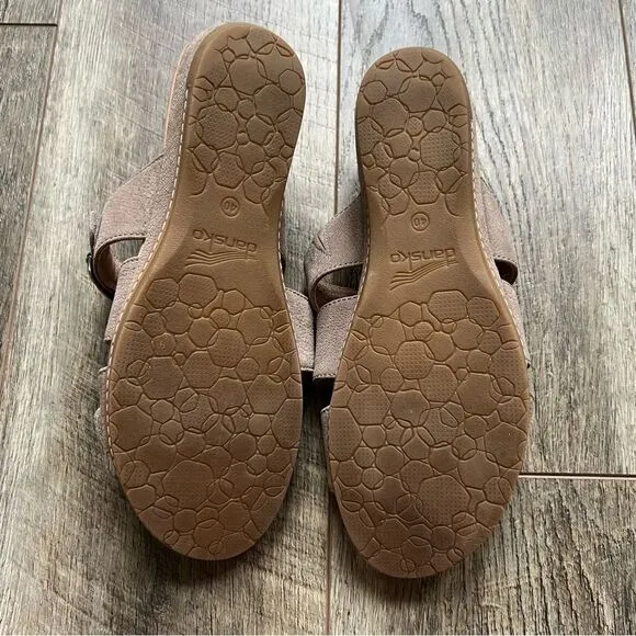 Dansko Allyson Textured Nubuck Leather Sandals in Stone Size 40 Slip On Slides