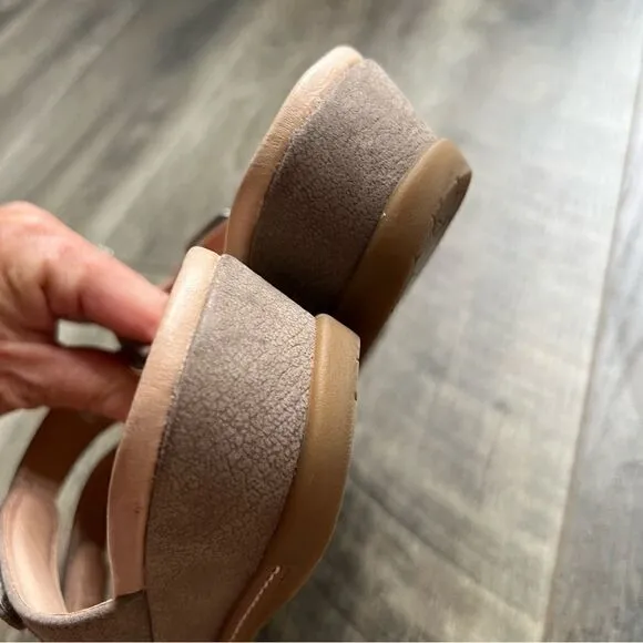 Dansko Allyson Textured Nubuck Leather Sandals in Stone Size 40 Slip On Slides