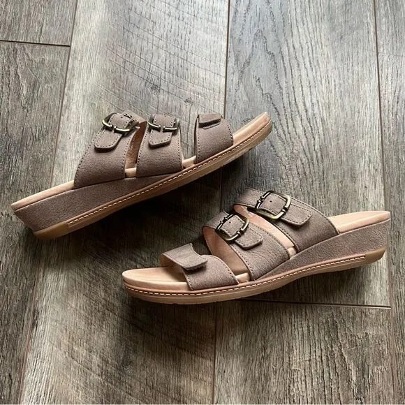 Dansko Allyson Textured Nubuck Leather Sandals in Stone Size 40 Slip On Slides